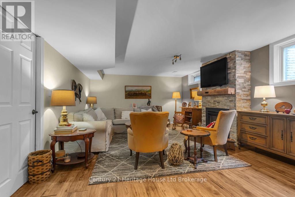 997 Vanier Avenue, Woodstock (Woodstock - North), Ontario  N4S 4K5 - Photo 18 - X12896816