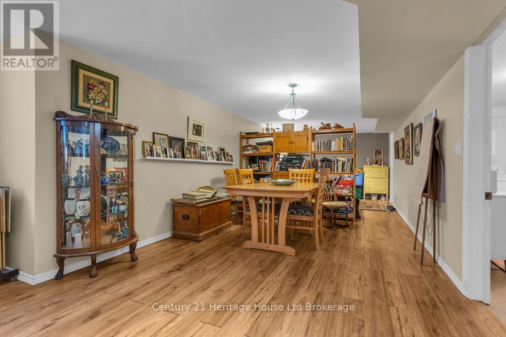 997 Vanier Avenue, Woodstock (Woodstock - North), Ontario  N4S 4K5 - Photo 22 - X12896816