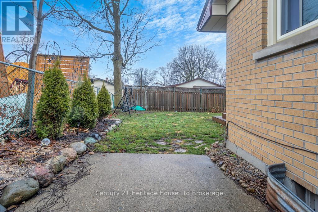 997 Vanier Avenue, Woodstock (Woodstock - North), Ontario  N4S 4K5 - Photo 29 - X12896816