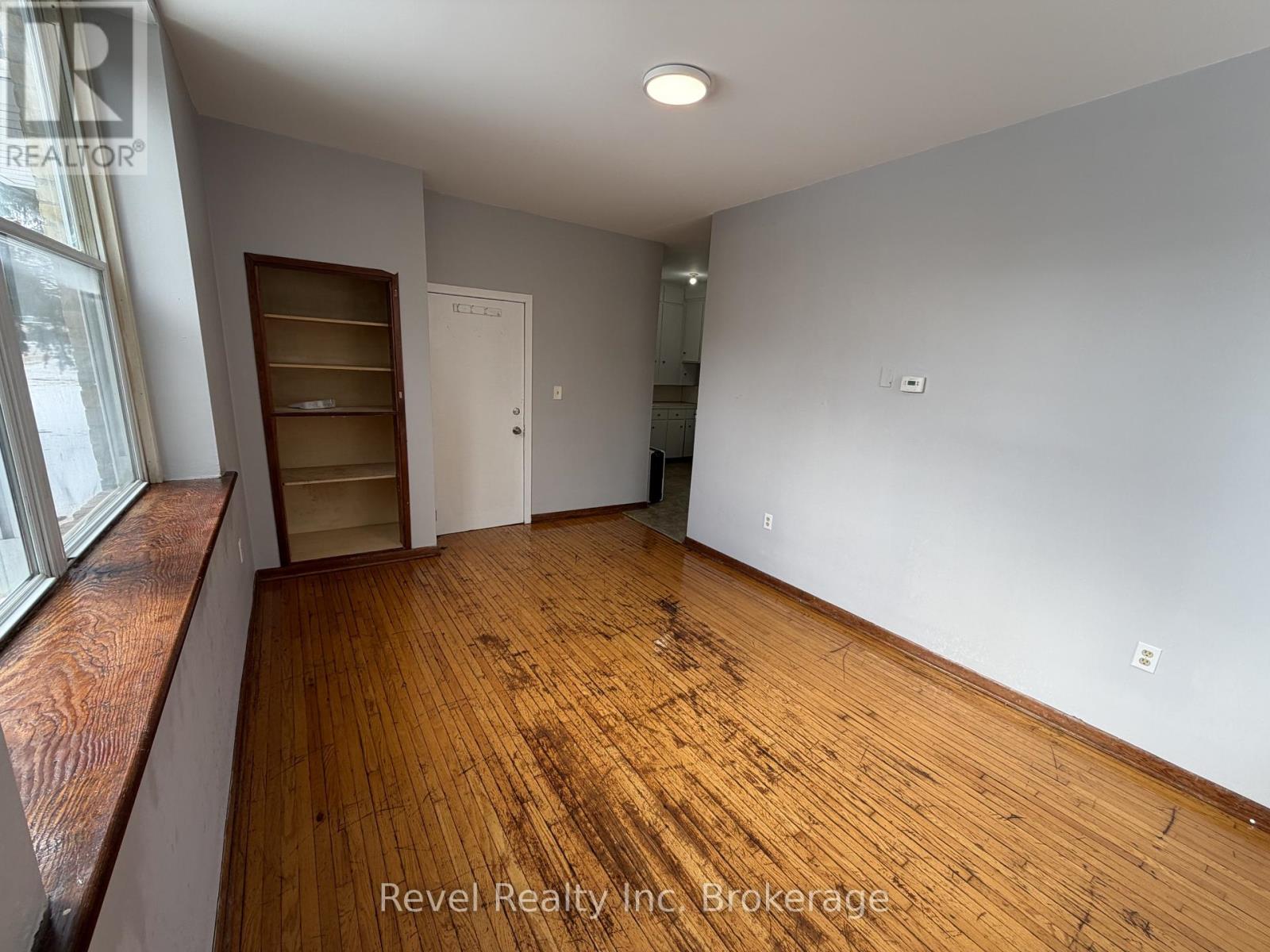 1 - 571 Ontario Street, Warwick (Watford), Ontario  N0M 2S0 - Photo 4 - X12901856