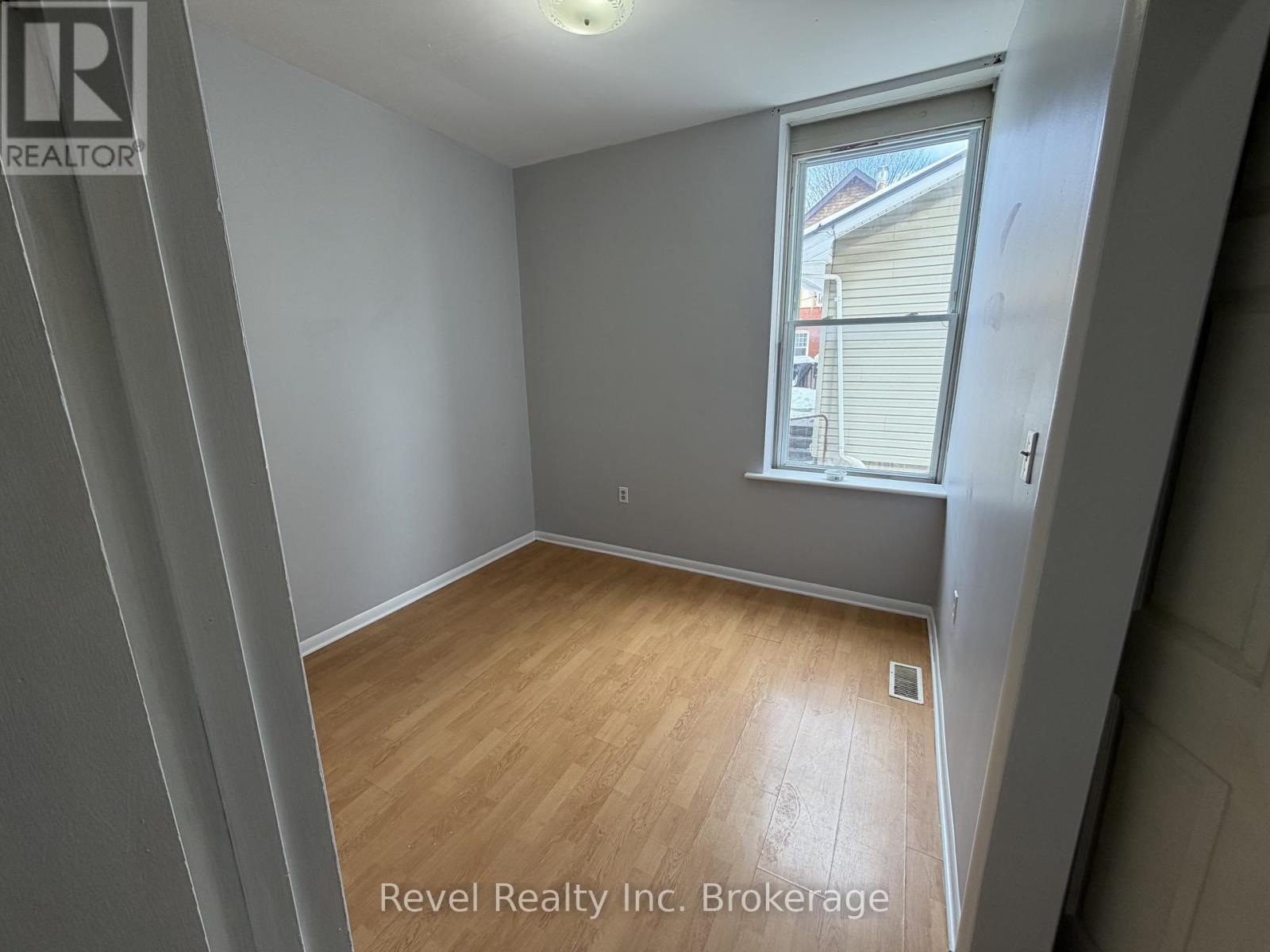 1 - 571 Ontario Street, Warwick (Watford), Ontario  N0M 2S0 - Photo 9 - X12901856