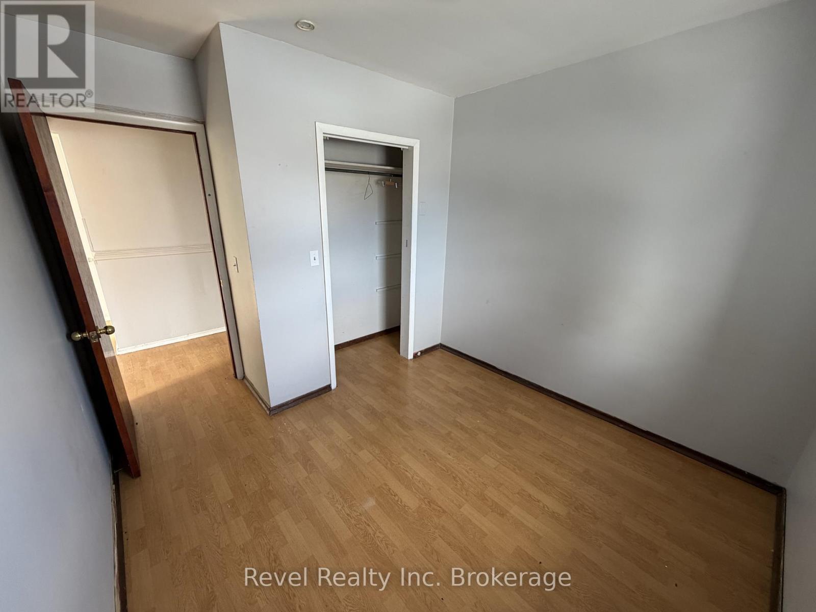 2 - 571 Ontario Street, Warwick (Watford), Ontario  N0M 2S0 - Photo 4 - X12901864