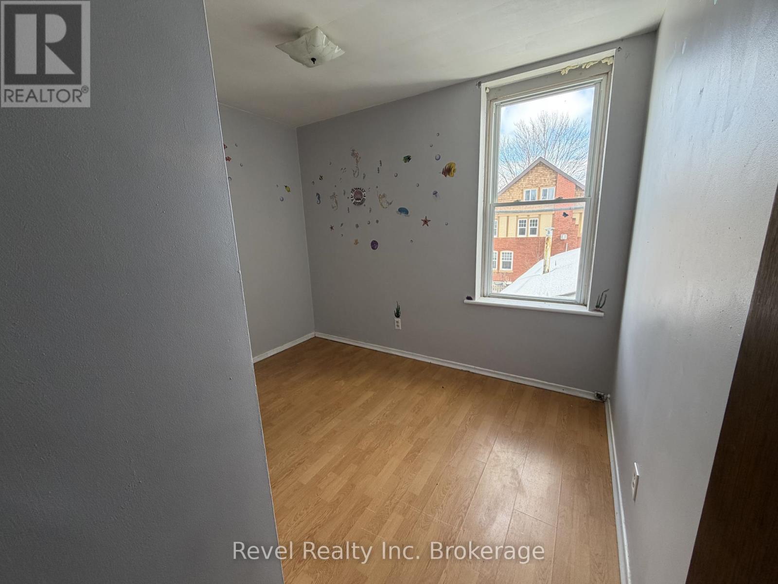 2 - 571 Ontario Street, Warwick (Watford), Ontario  N0M 2S0 - Photo 9 - X12901864