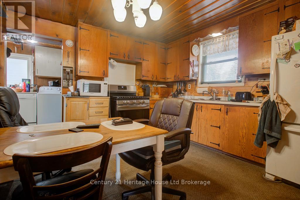 242 Wonham Street S, Ingersoll (Ingersoll - South), Ontario  N5C 2Z6 - Photo 11 - X12902678