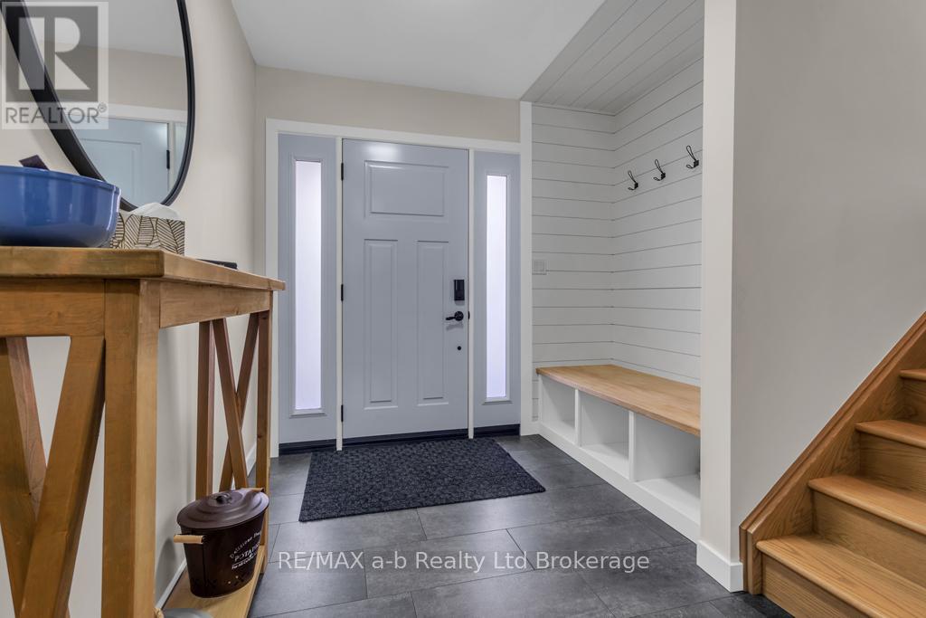 6744 Hacienda Road, Malahide, Ontario  N5H 2R5 - Photo 11 - X12904126