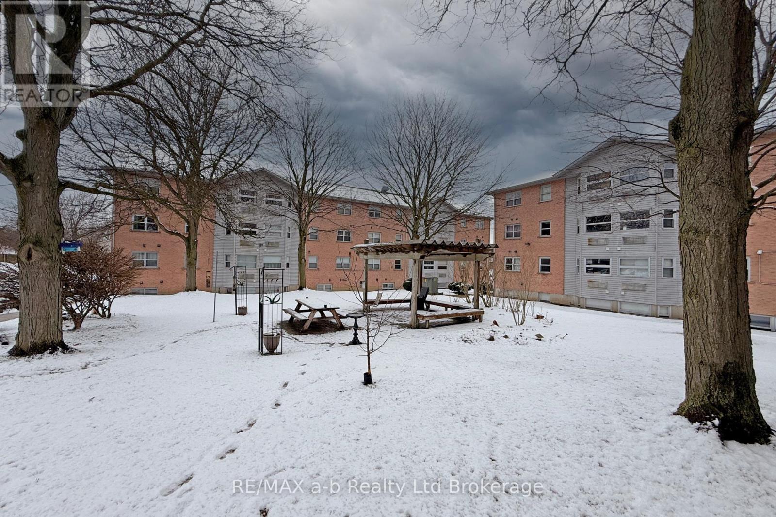 36 - 64 Hiawatha Road, Woodstock (Woodstock - North), Ontario  N4T 1P4 - Photo 15 - X12905768