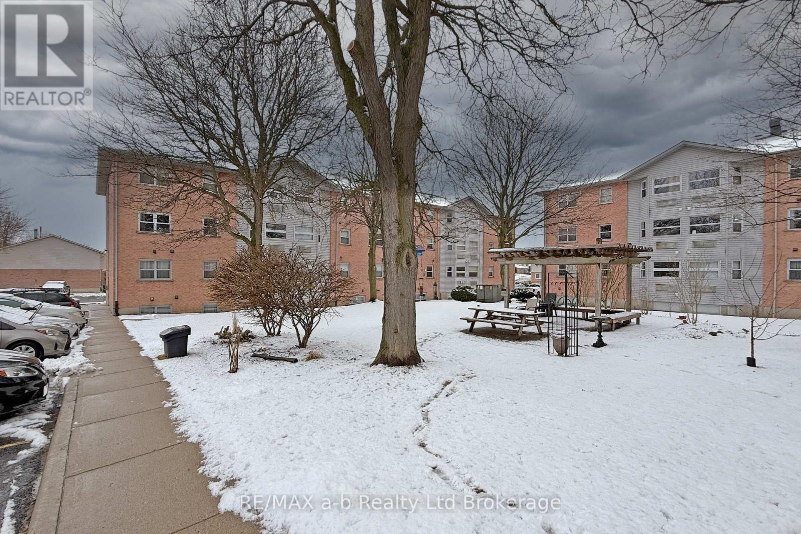 36 - 64 Hiawatha Road, Woodstock (Woodstock - North), Ontario  N4T 1P4 - Photo 16 - X12905768