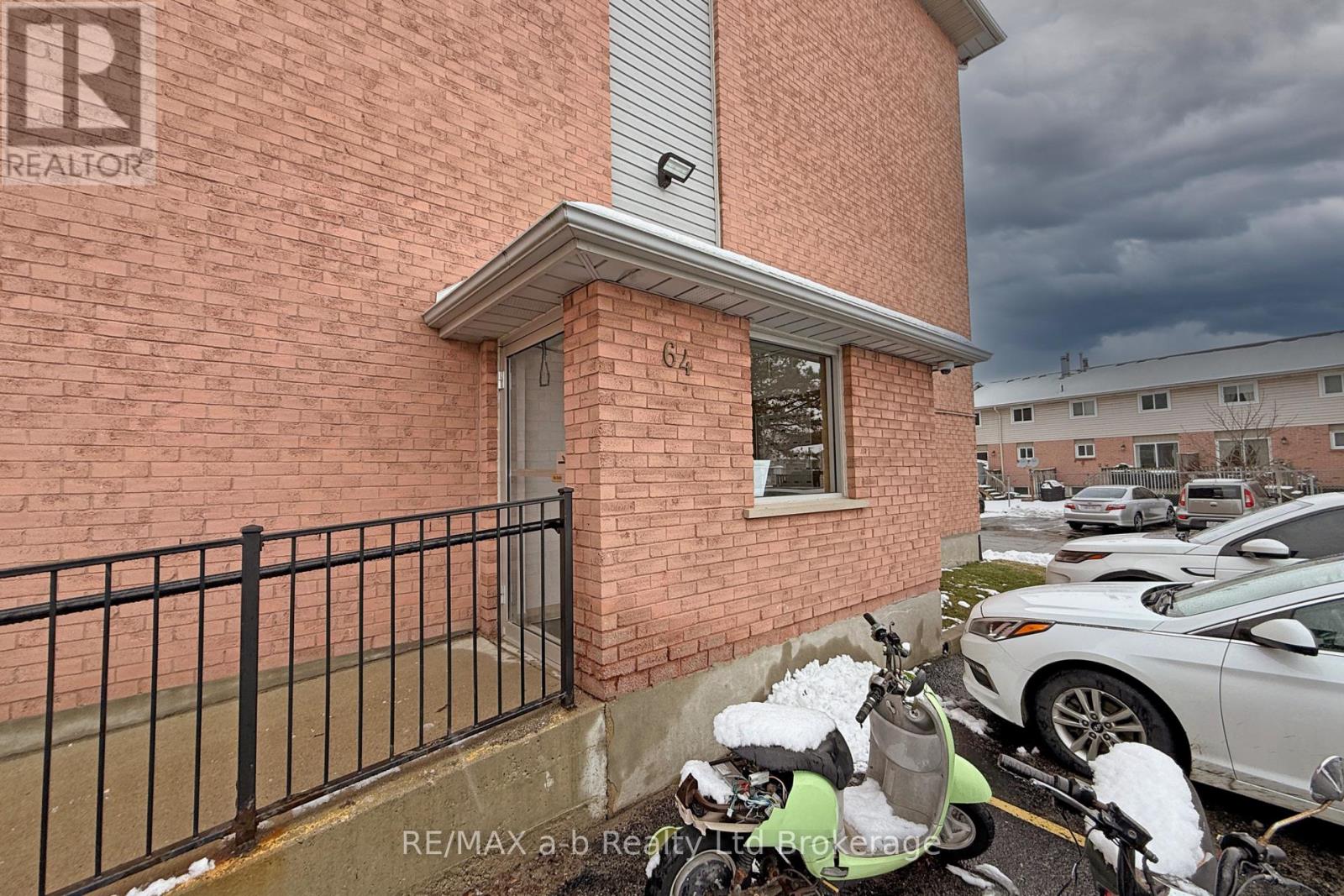 36 - 64 Hiawatha Road, Woodstock (Woodstock - North), Ontario  N4T 1P4 - Photo 4 - X12905768