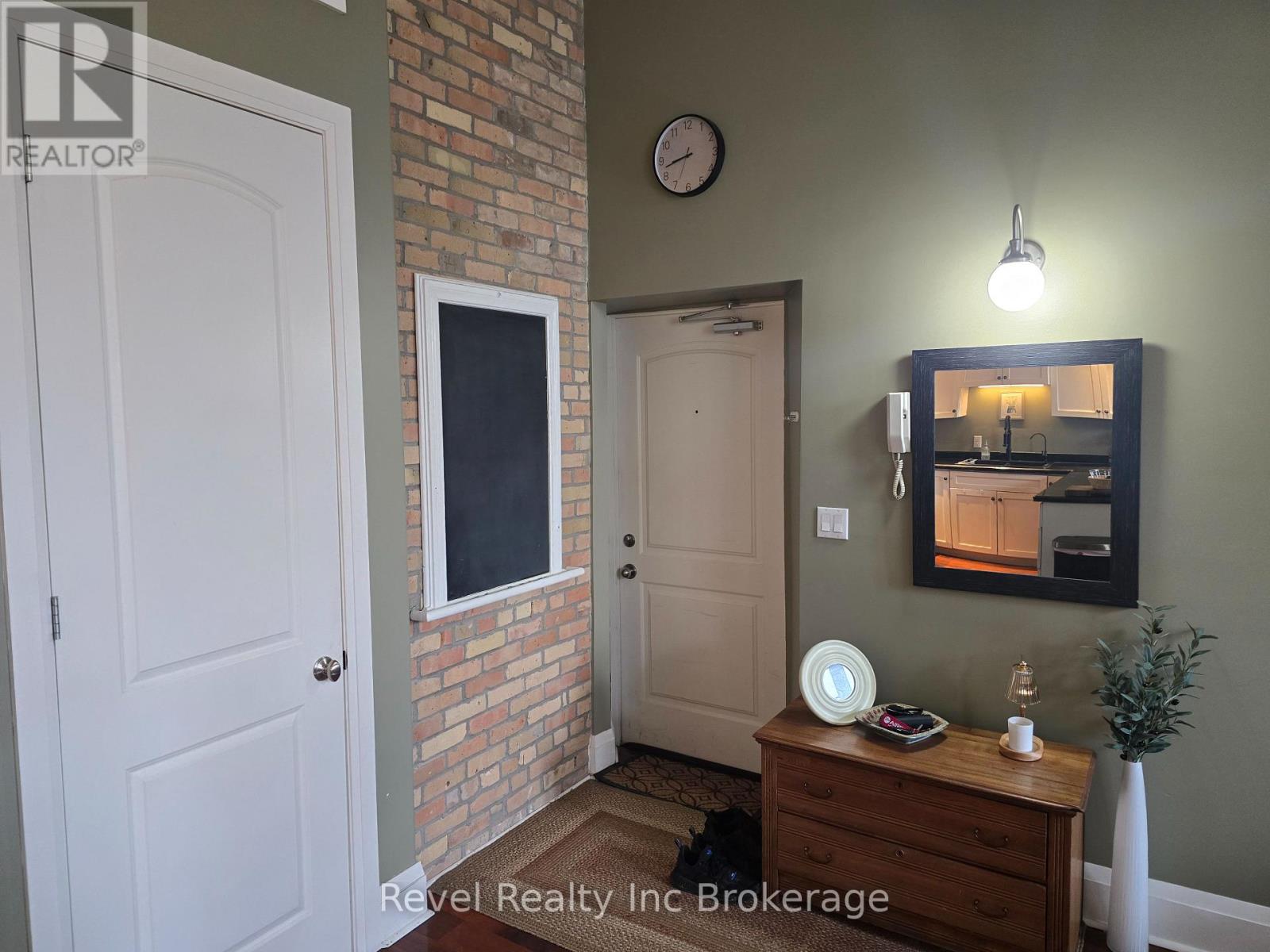 105 - 81 Broadway Street, Woodstock (Woodstock - South), Ontario  N4S 3A1 - Photo 3 - X12907308