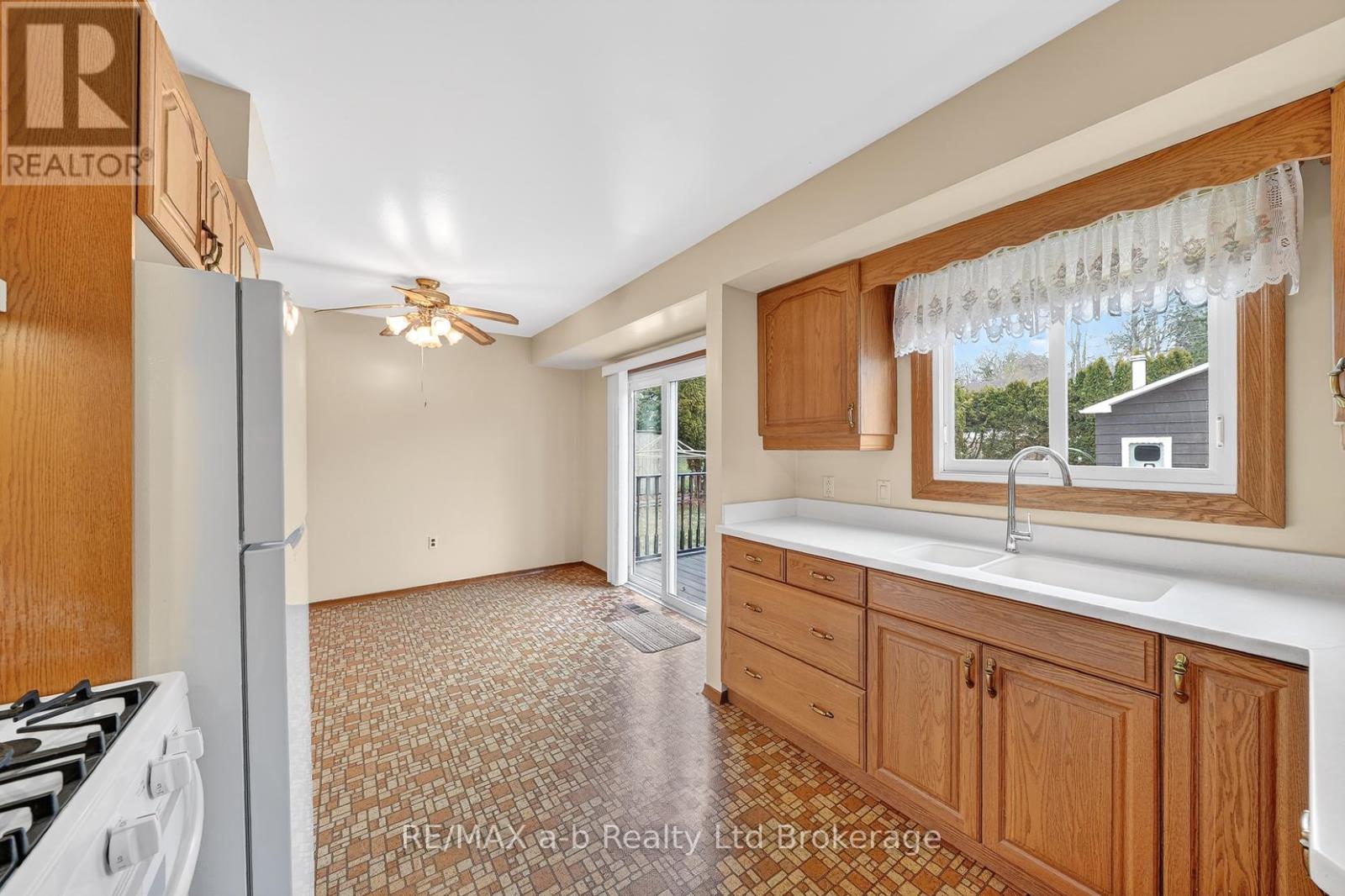 42 Princess Park Road, Ingersoll (Ingersoll - South), Ontario  N5C 1X8 - Photo 14 - X12909156