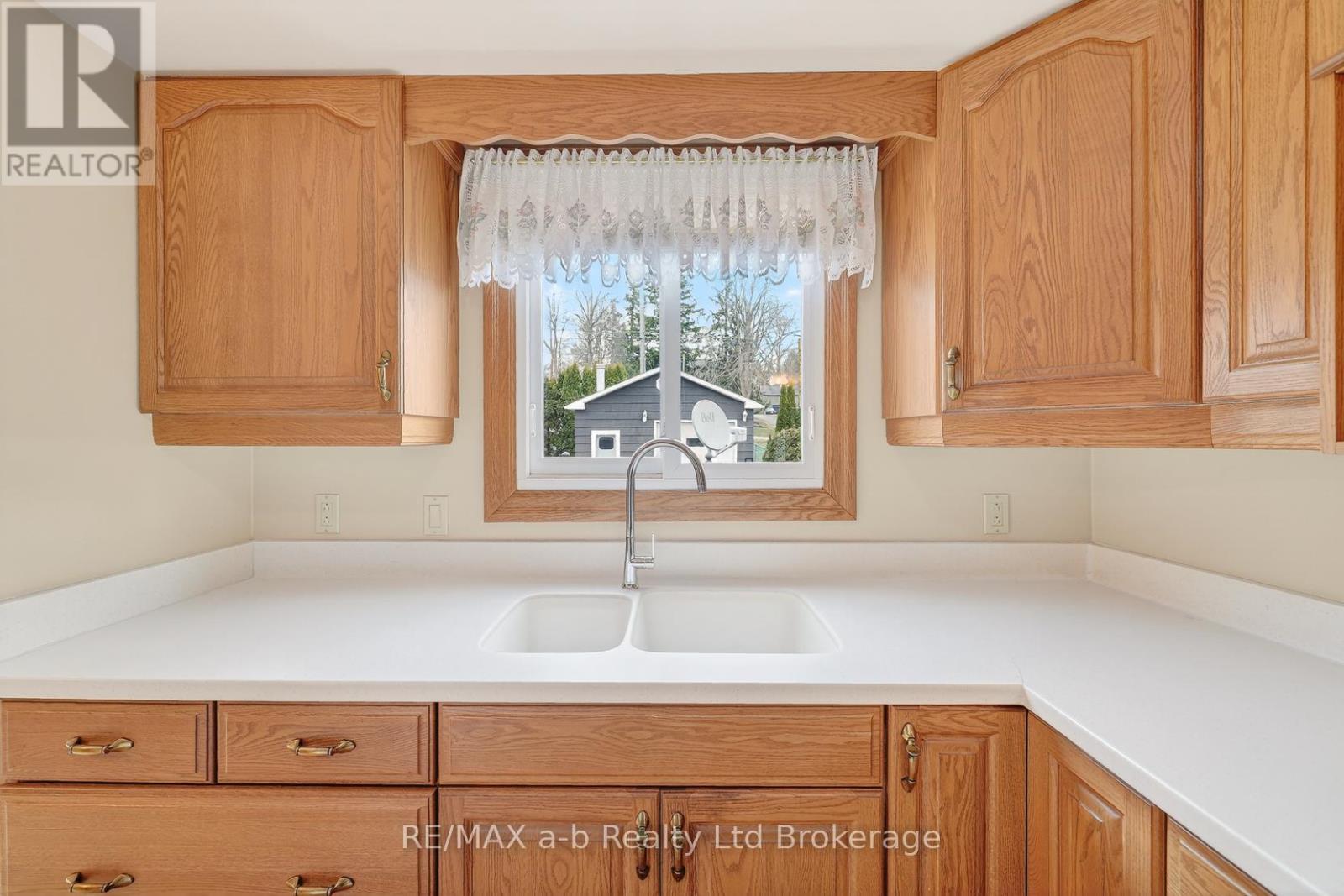 42 Princess Park Road, Ingersoll (Ingersoll - South), Ontario  N5C 1X8 - Photo 15 - X12909156