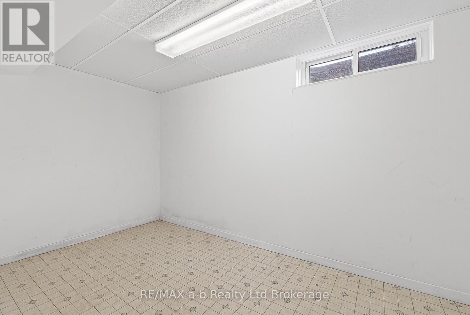 42 Princess Park Road, Ingersoll (Ingersoll - South), Ontario  N5C 1X8 - Photo 27 - X12909156