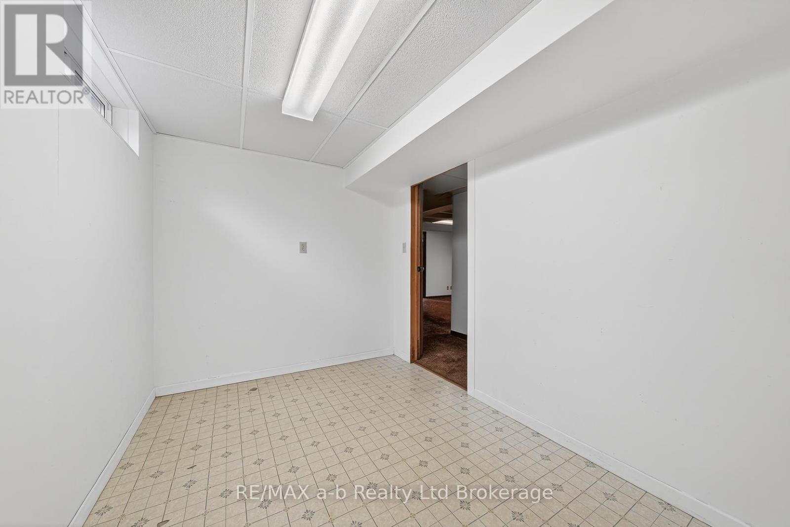 42 Princess Park Road, Ingersoll (Ingersoll - South), Ontario  N5C 1X8 - Photo 28 - X12909156