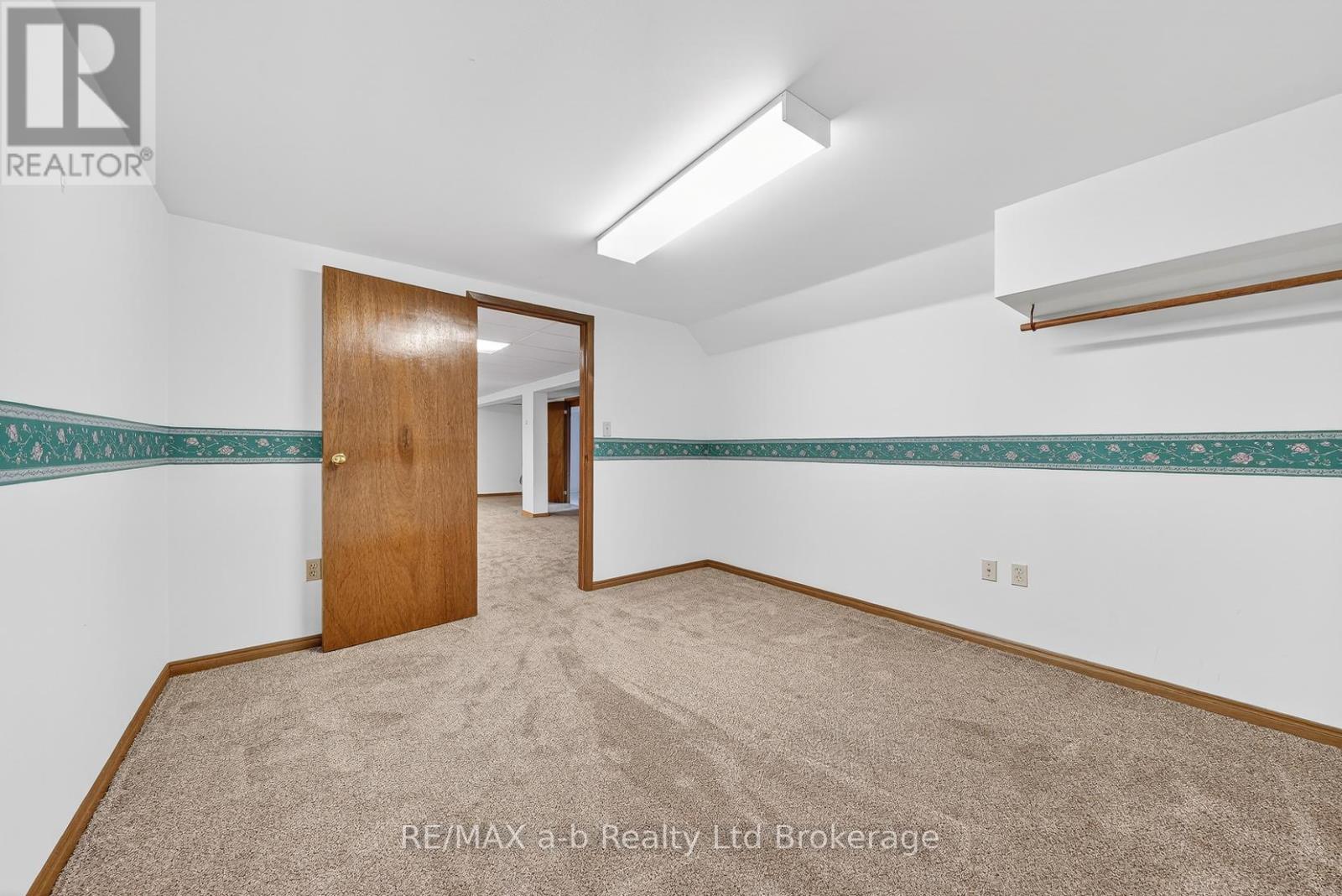 42 Princess Park Road, Ingersoll (Ingersoll - South), Ontario  N5C 1X8 - Photo 30 - X12909156