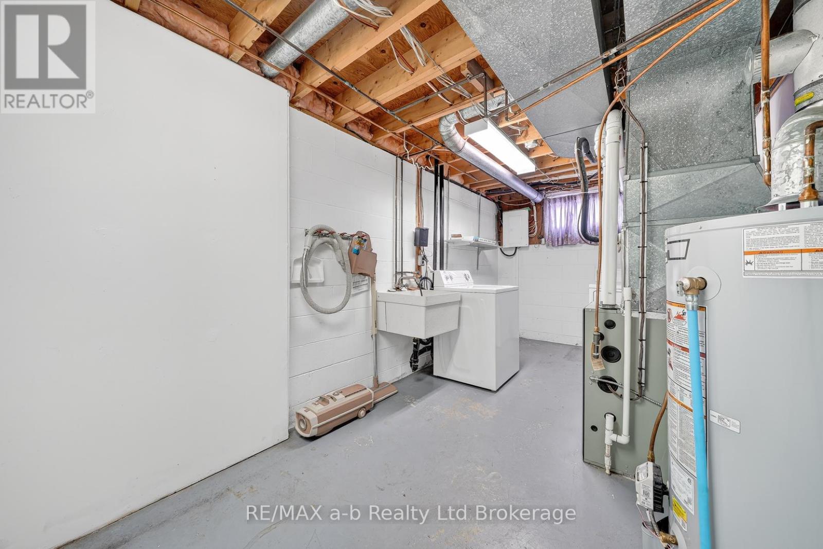 42 Princess Park Road, Ingersoll (Ingersoll - South), Ontario  N5C 1X8 - Photo 31 - X12909156