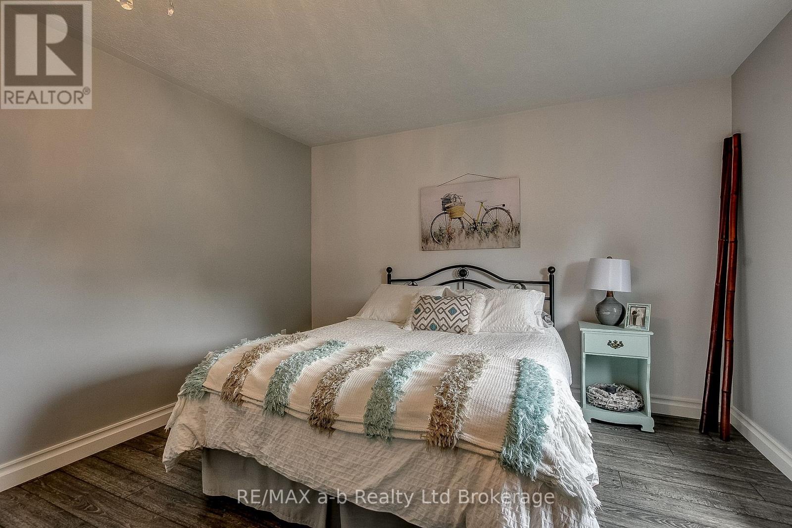 25 Main Street E, Norwich (Norwich Town), Ontario  N0J 1P0 - Photo 12 - X12909488