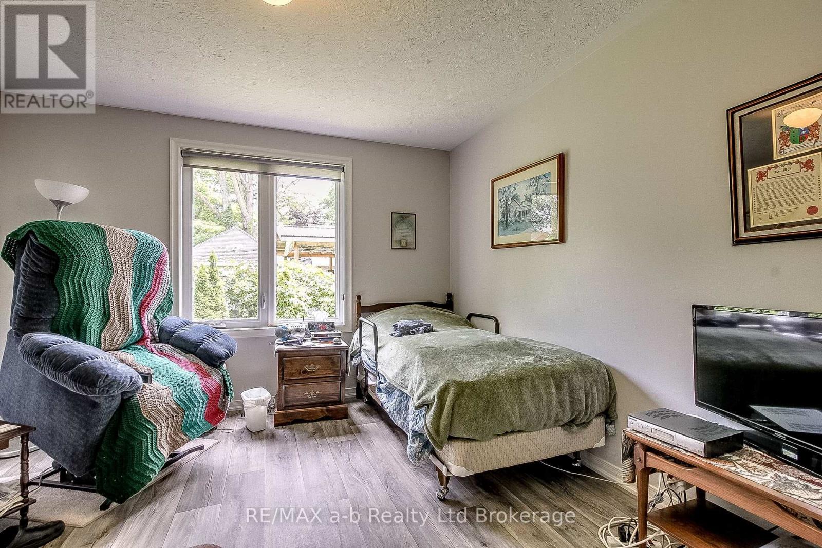 25 Main Street E, Norwich (Norwich Town), Ontario  N0J 1P0 - Photo 13 - X12909488