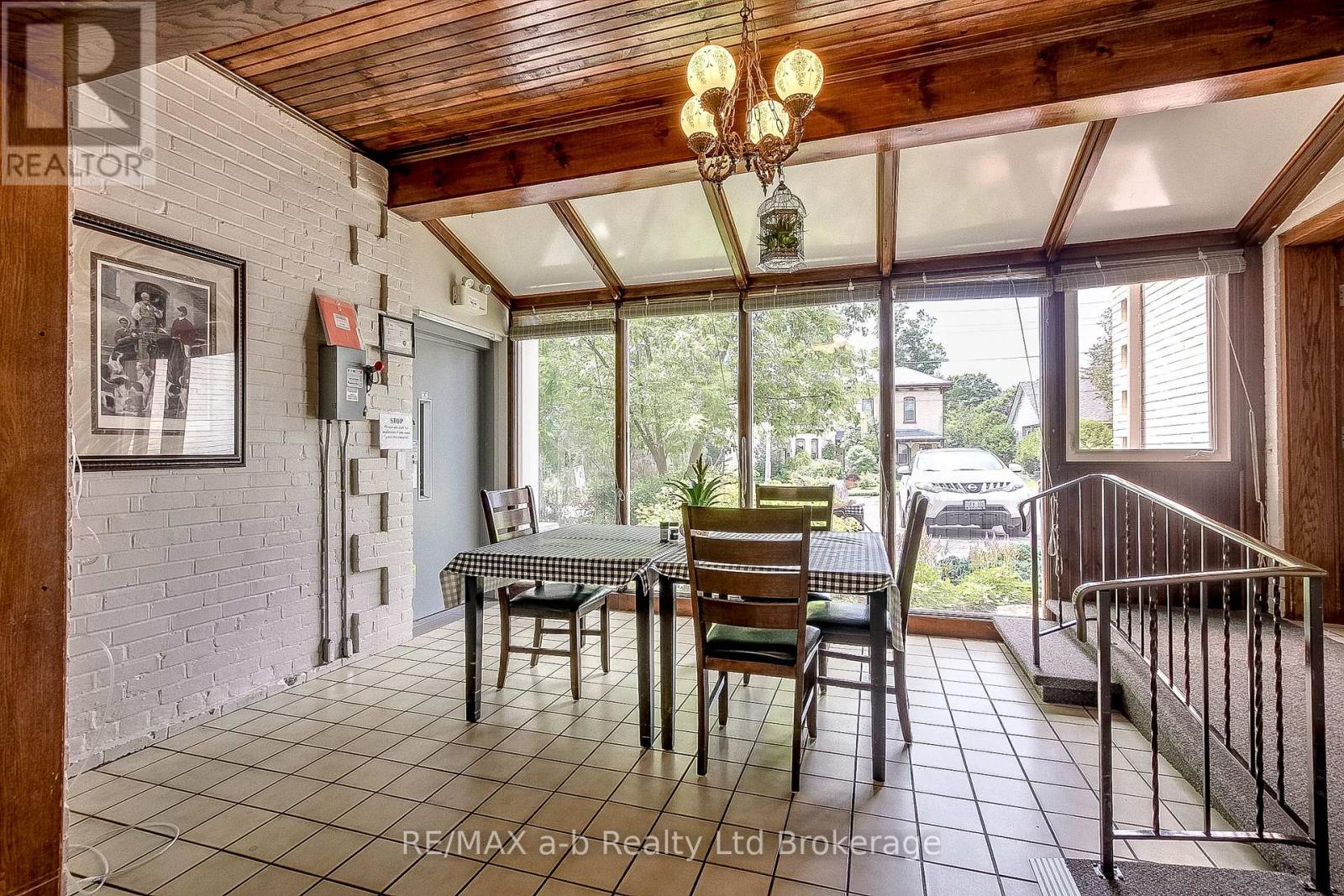 25 Main Street E, Norwich (Norwich Town), Ontario  N0J 1P0 - Photo 18 - X12909488