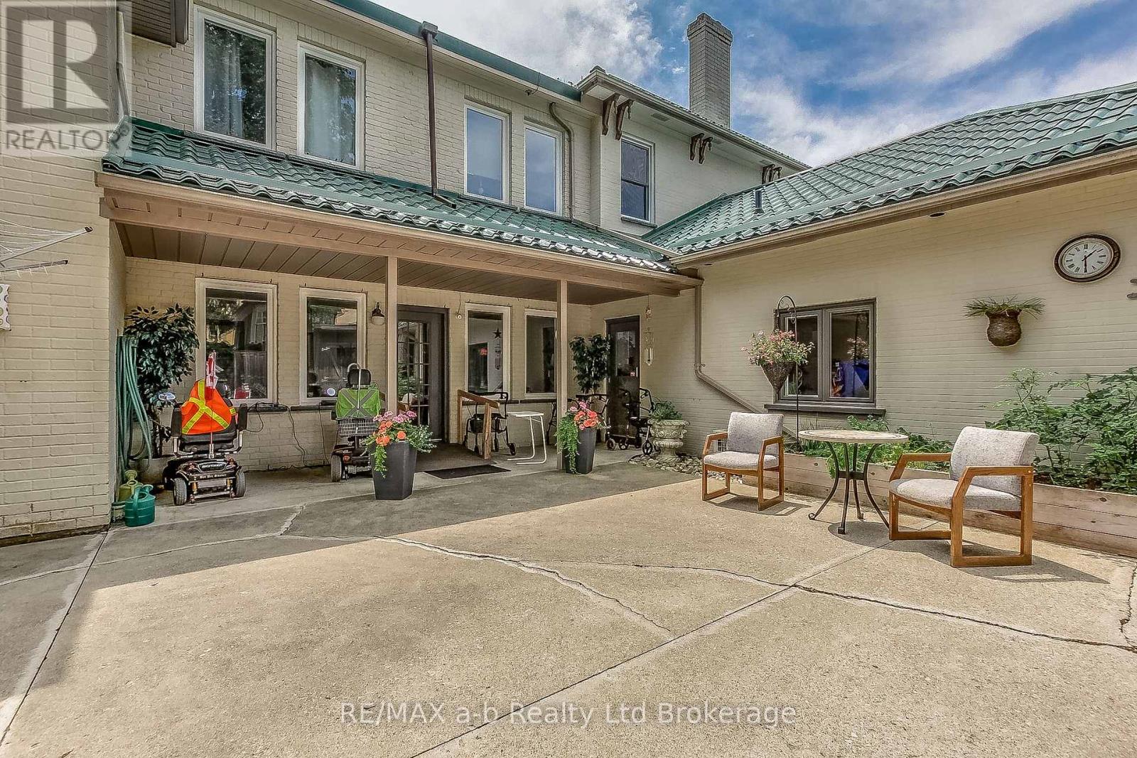 25 Main Street E, Norwich (Norwich Town), Ontario  N0J 1P0 - Photo 4 - X12909488