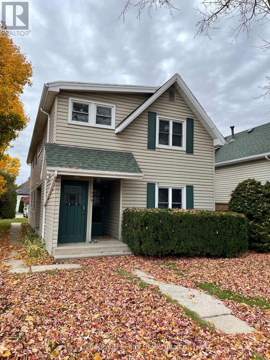 224 Lacroix Street, Chatham-Kent (Chatham), Ontario  N7M 2V4 - Photo 3 - X12910512