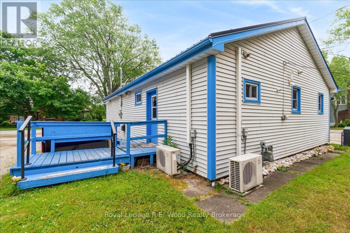 29 Wellington Street, Bayham (Port Burwell), Ontario  N0J 1T0 - Photo 2 - X12911978