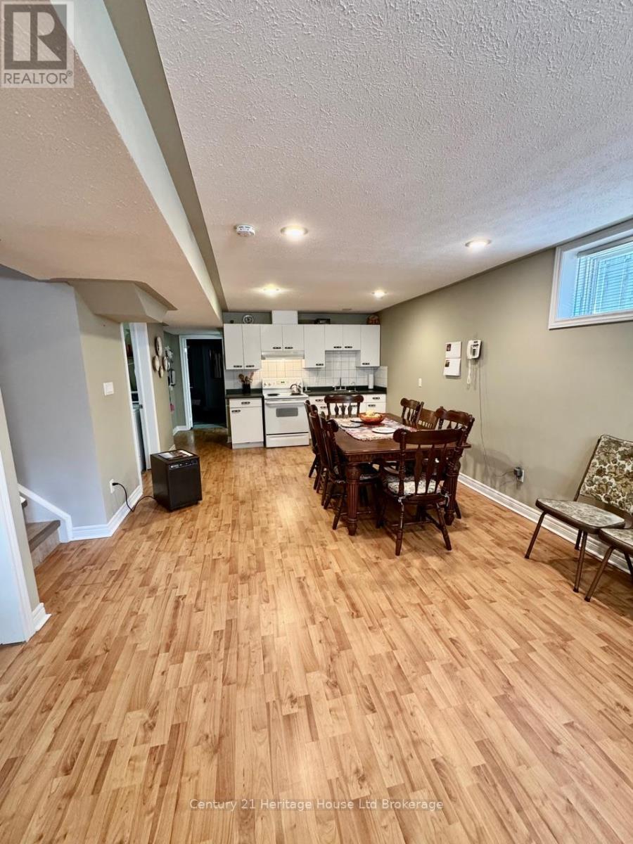 28 Teeple Street, Woodstock (Woodstock - South), Ontario  N4S 3Y7 - Photo 12 - X12912140