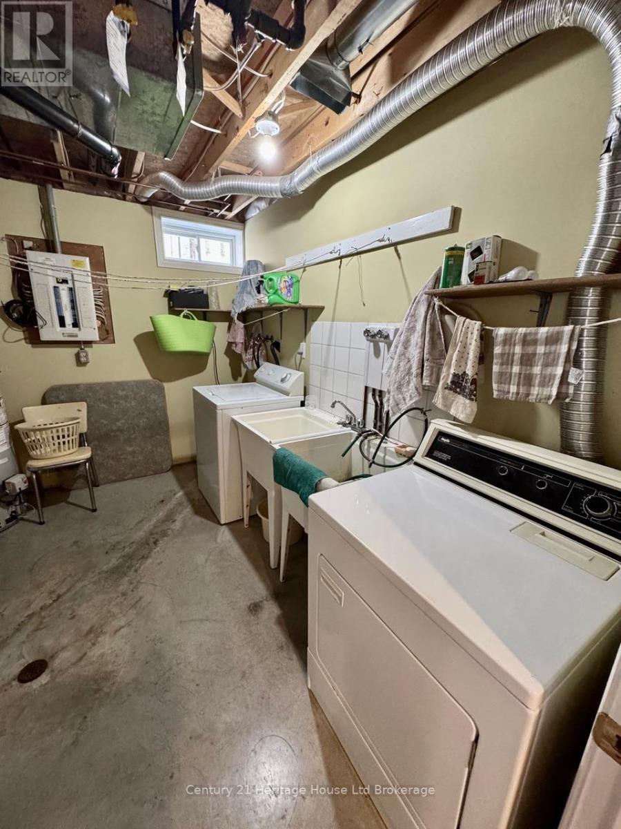 28 Teeple Street, Woodstock (Woodstock - South), Ontario  N4S 3Y7 - Photo 16 - X12912140