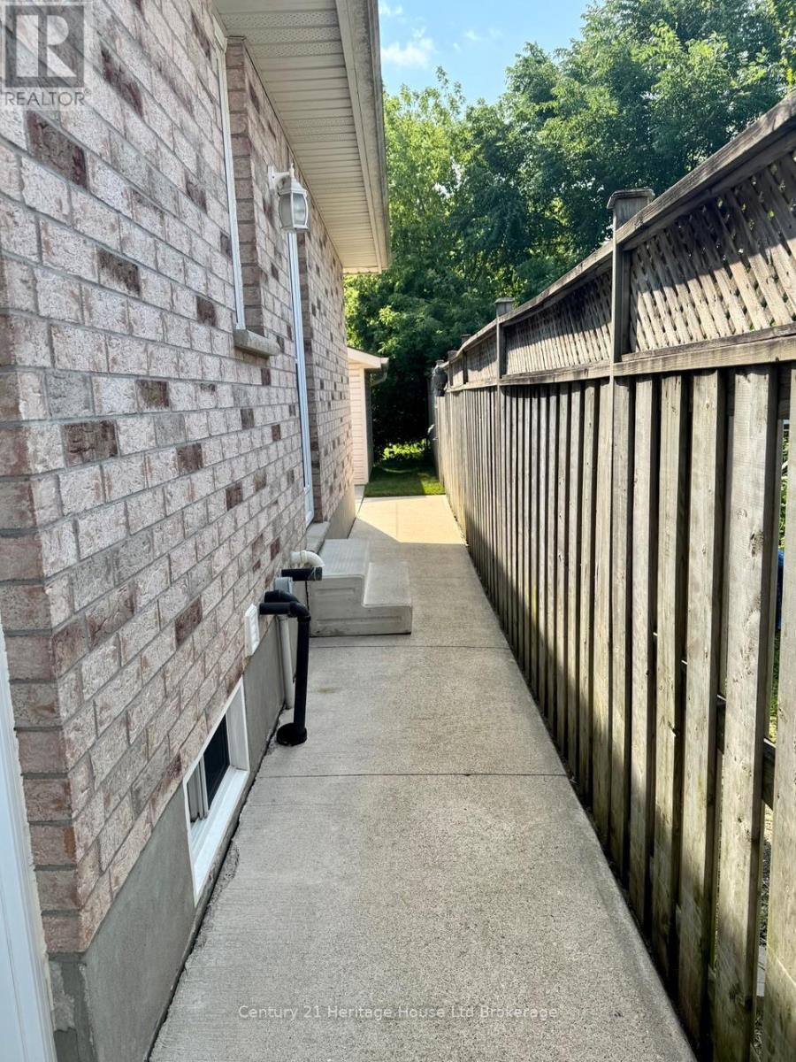 28 Teeple Street, Woodstock (Woodstock - South), Ontario  N4S 3Y7 - Photo 17 - X12912140