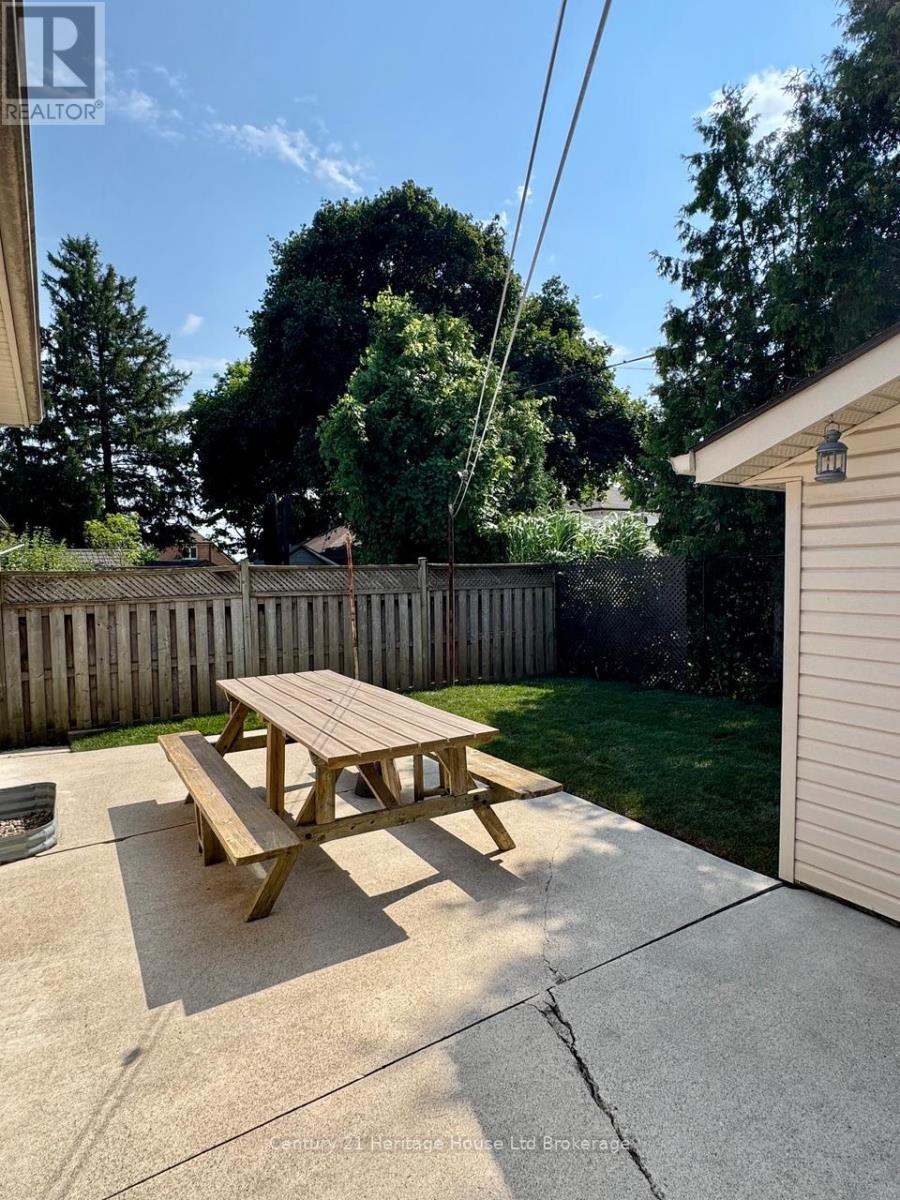 28 Teeple Street, Woodstock (Woodstock - South), Ontario  N4S 3Y7 - Photo 18 - X12912140