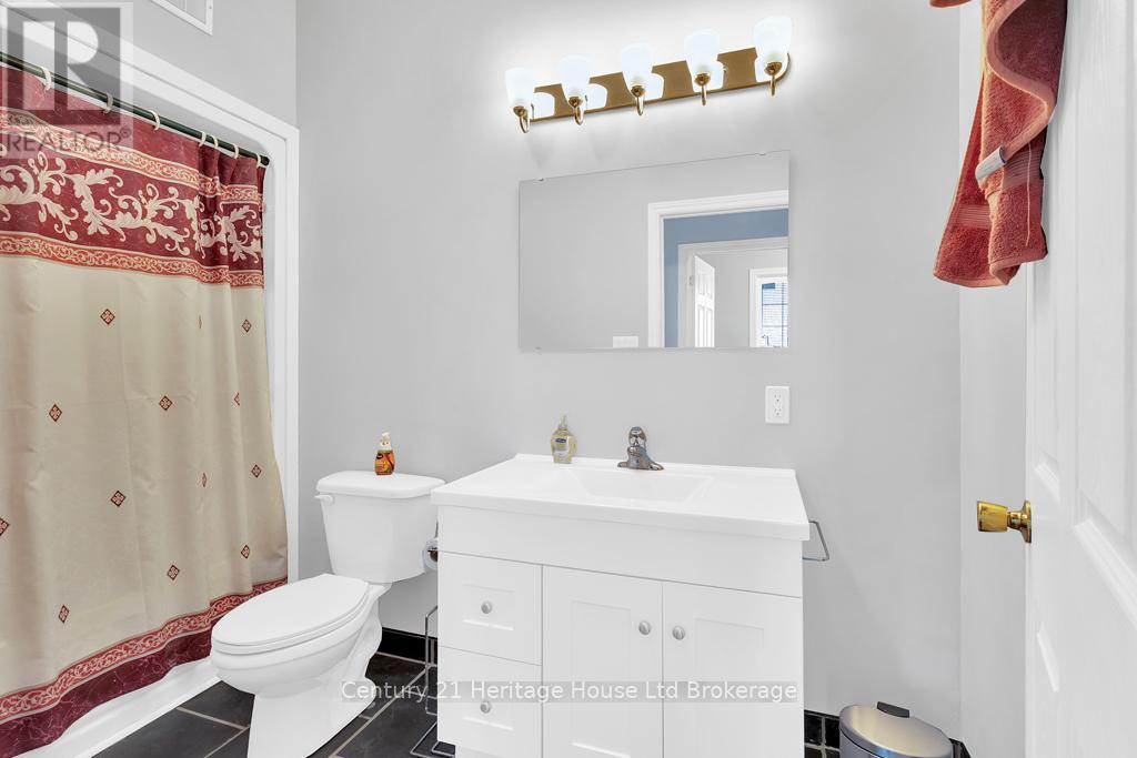 11069 Rogers Road, Malahide, Ontario  N5H 2R6 - Photo 11 - X12913682