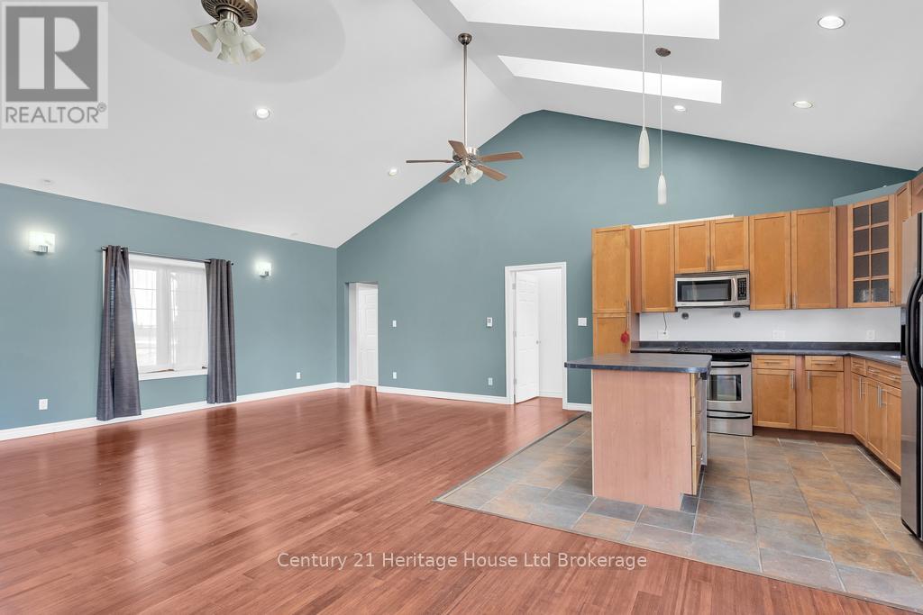 11069 Rogers Road, Malahide, Ontario  N5H 2R6 - Photo 15 - X12913682