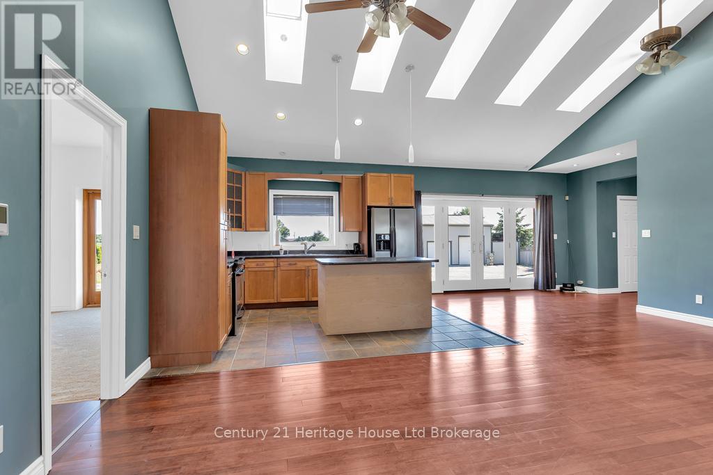 11069 Rogers Road, Malahide, Ontario  N5H 2R6 - Photo 17 - X12913682