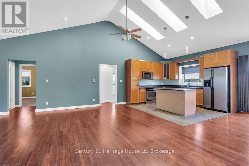 11069 Rogers Road, Malahide, Ontario  N5H 2R6 - Photo 5 - X12913682