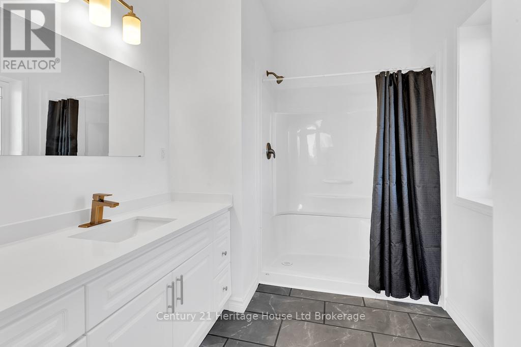 11069 Rogers Road, Malahide, Ontario  N5H 2R6 - Photo 7 - X12913682