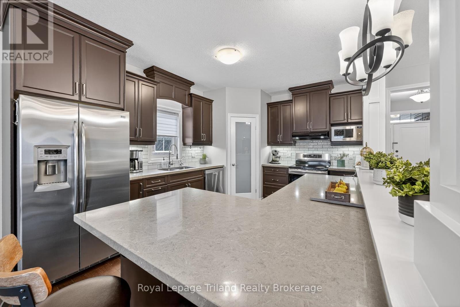 46 Colin Avenue, Tillsonburg, Ontario  N4G 0E5 - Photo 16 - X12915392