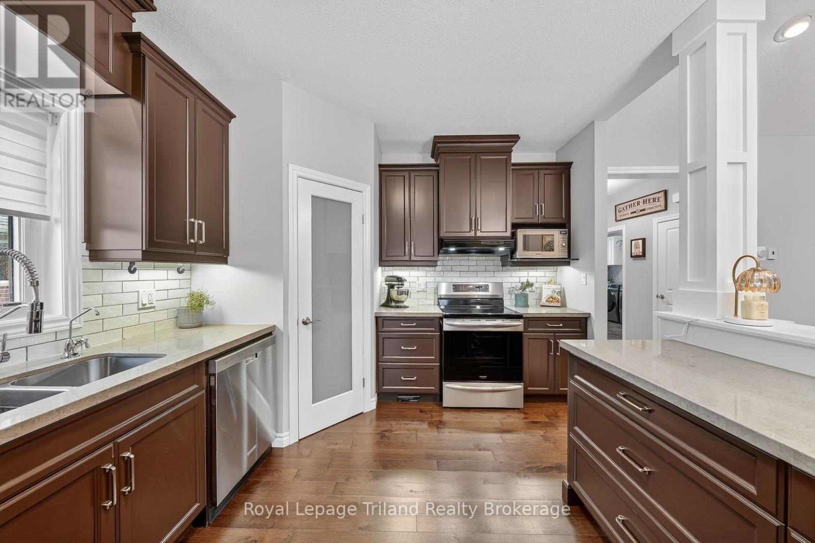 46 Colin Avenue, Tillsonburg, Ontario  N4G 0E5 - Photo 17 - X12915392