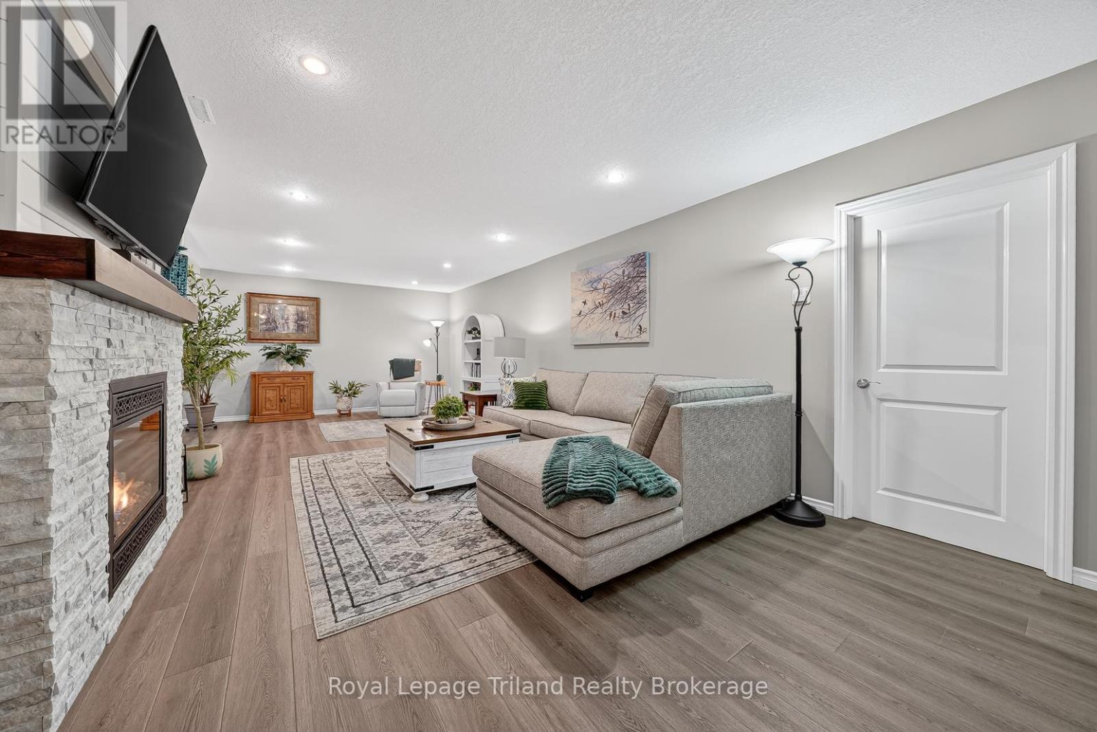 46 Colin Avenue, Tillsonburg, Ontario  N4G 0E5 - Photo 30 - X12915392