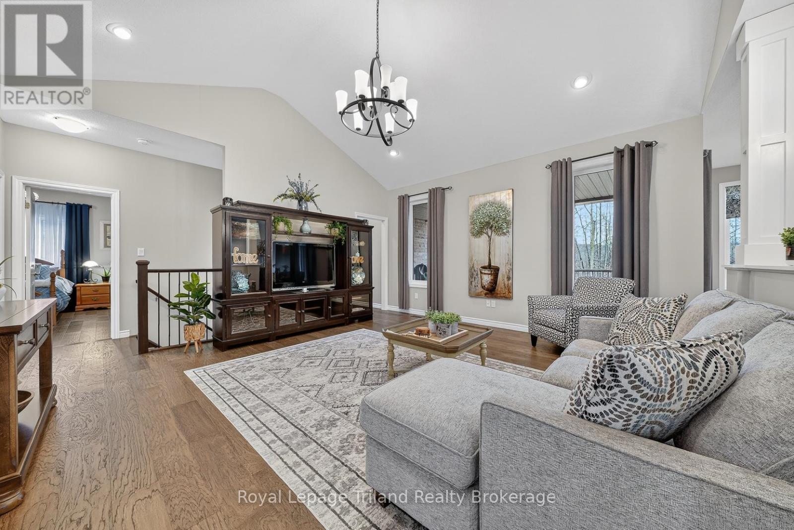 46 Colin Avenue, Tillsonburg, Ontario  N4G 0E5 - Photo 7 - X12915392