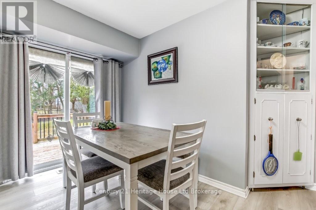 856 Grosvenor Street W, Woodstock (Woodstock - North), Ontario  N4S 5G6 - Photo 14 - X12915598