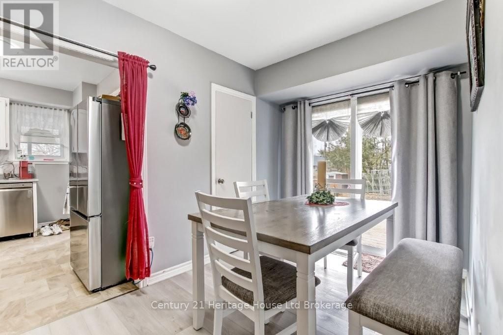 856 Grosvenor Street W, Woodstock (Woodstock - North), Ontario  N4S 5G6 - Photo 15 - X12915598