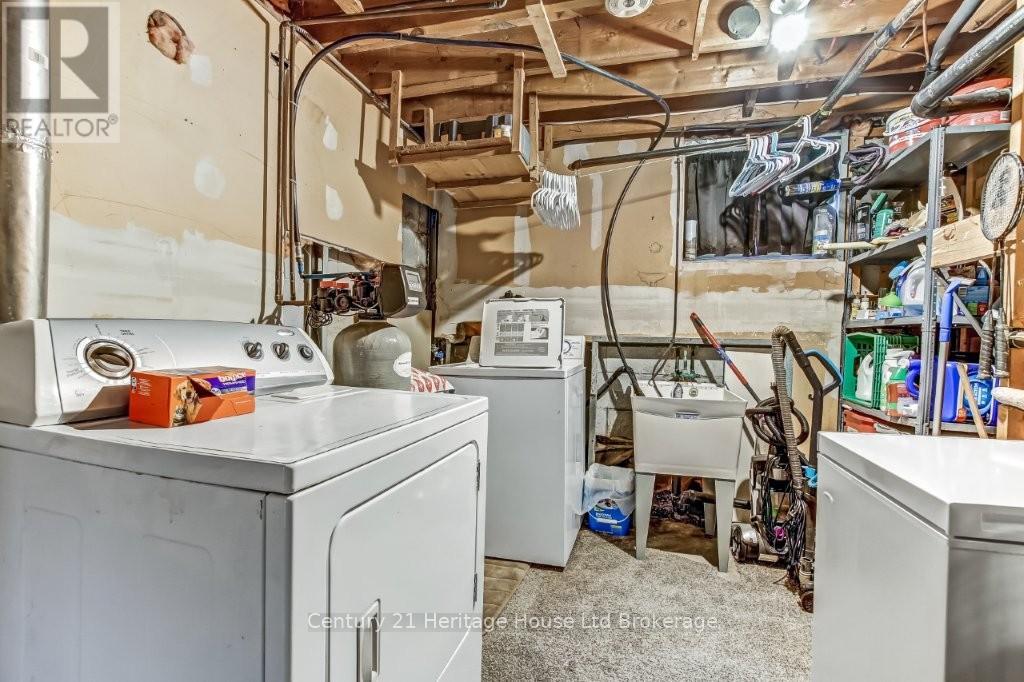 856 Grosvenor Street W, Woodstock (Woodstock - North), Ontario  N4S 5G6 - Photo 24 - X12915598