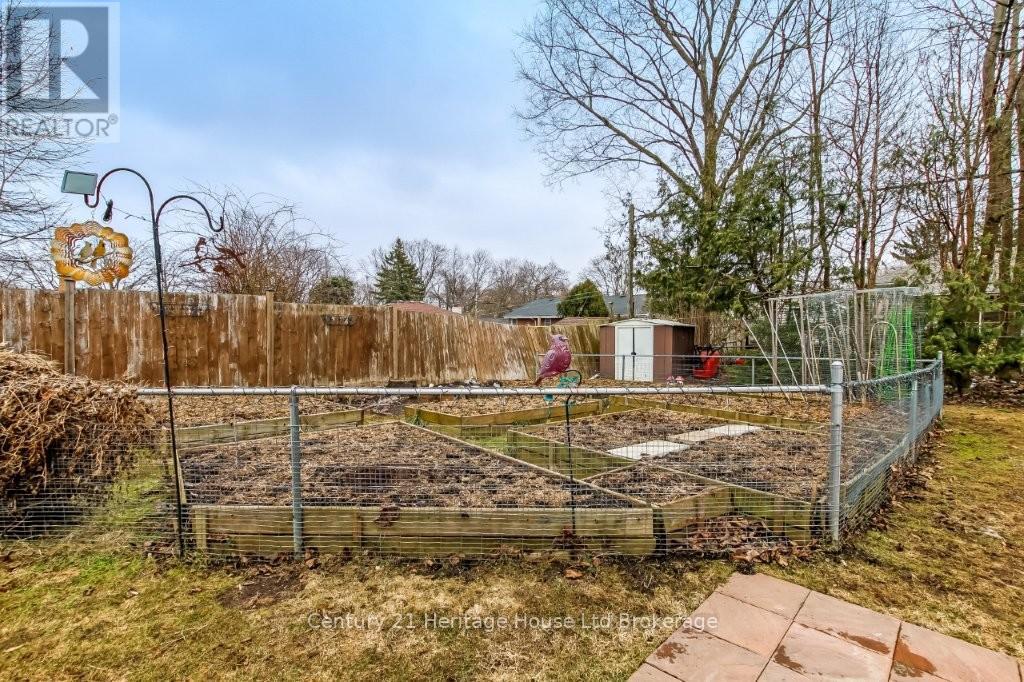 856 Grosvenor Street W, Woodstock (Woodstock - North), Ontario  N4S 5G6 - Photo 30 - X12915598