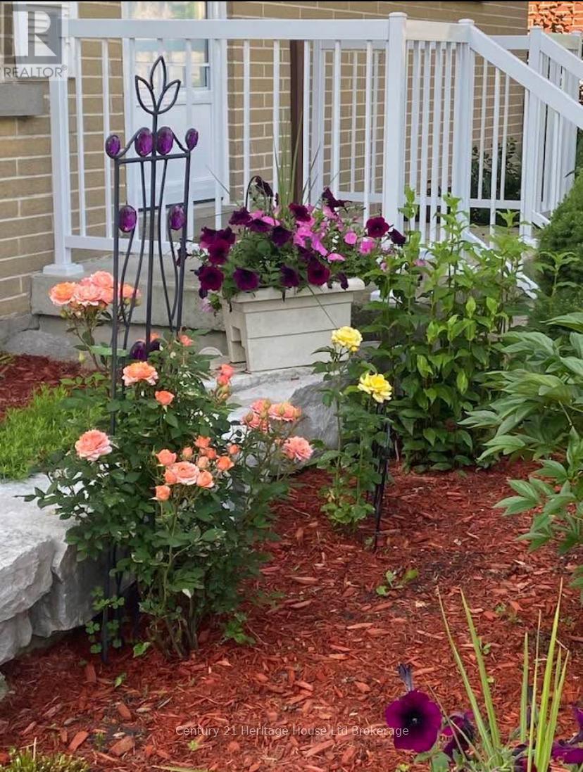 856 Grosvenor Street W, Woodstock (Woodstock - North), Ontario  N4S 5G6 - Photo 38 - X12915598