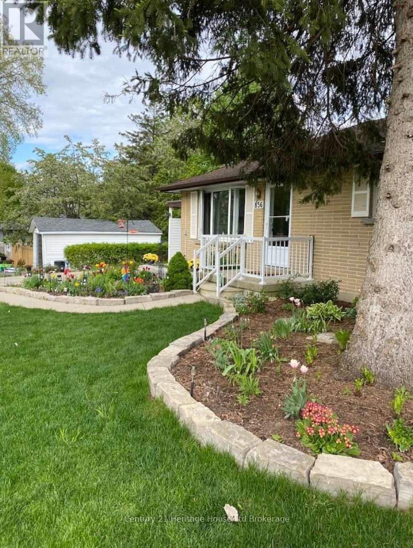 856 Grosvenor Street W, Woodstock (Woodstock - North), Ontario  N4S 5G6 - Photo 4 - X12915598