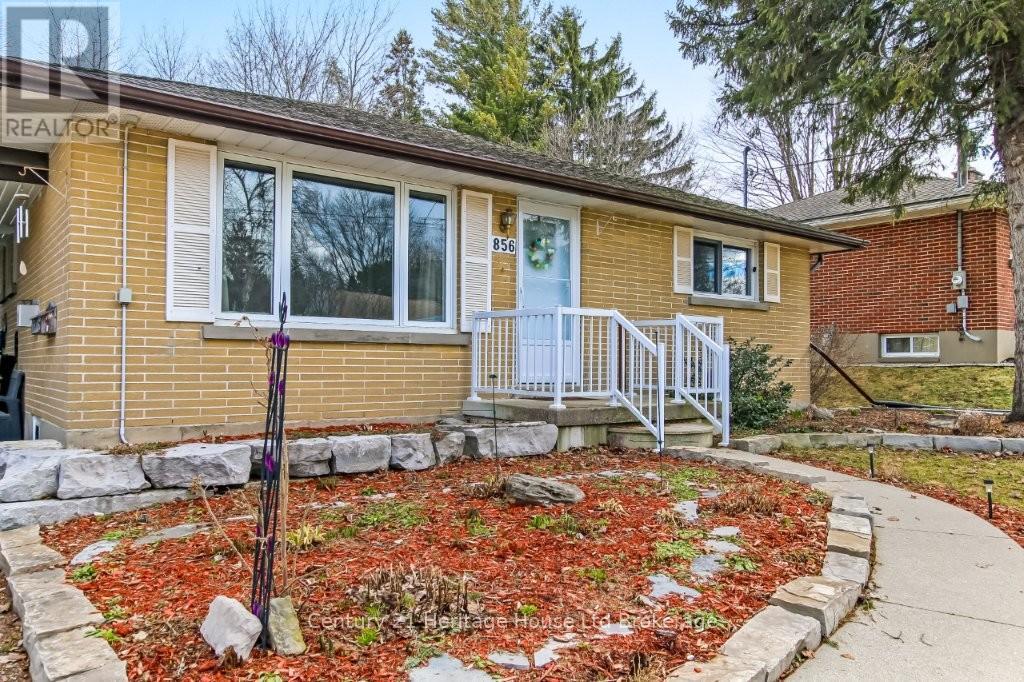 856 Grosvenor Street W, Woodstock (Woodstock - North), Ontario  N4S 5G6 - Photo 5 - X12915598