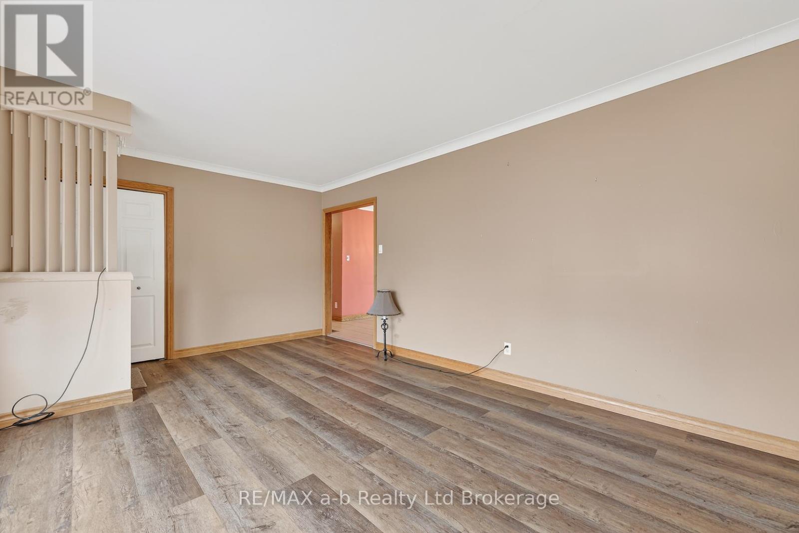 23 Glenn Avenue, Ingersoll (Ingersoll - South), Ontario  N5C 2C9 - Photo 11 - X12916032