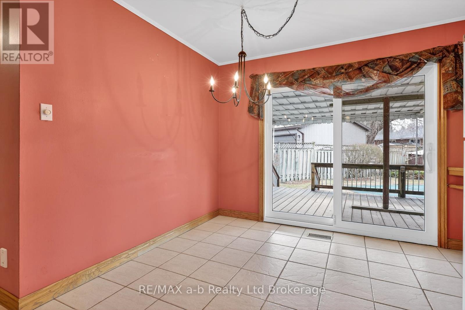 23 Glenn Avenue, Ingersoll (Ingersoll - South), Ontario  N5C 2C9 - Photo 14 - X12916032