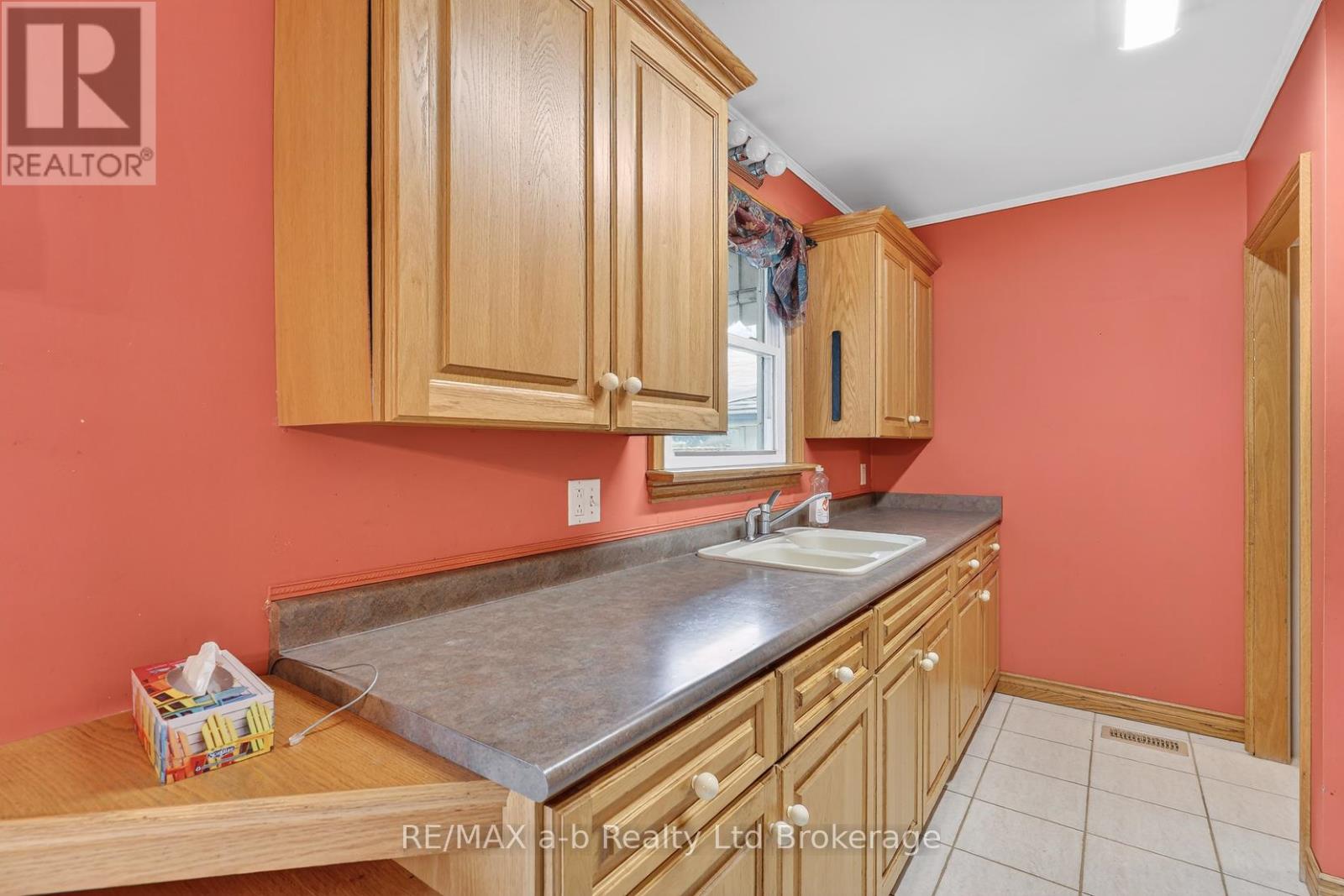 23 Glenn Avenue, Ingersoll (Ingersoll - South), Ontario  N5C 2C9 - Photo 16 - X12916032