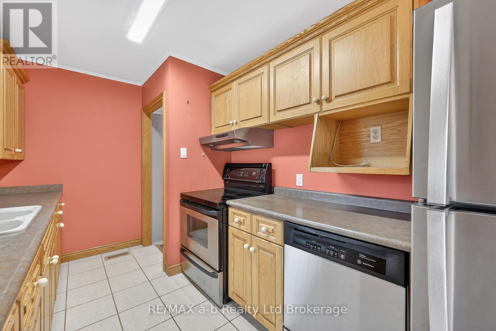 23 Glenn Avenue, Ingersoll (Ingersoll - South), Ontario  N5C 2C9 - Photo 17 - X12916032