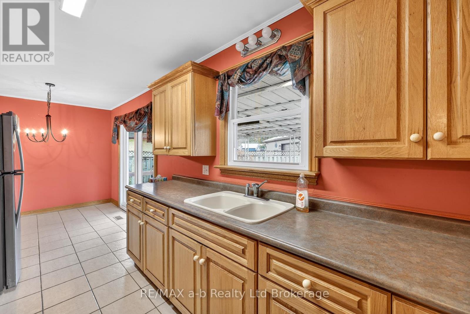 23 Glenn Avenue, Ingersoll (Ingersoll - South), Ontario  N5C 2C9 - Photo 18 - X12916032